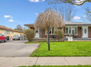 27 Vicmount Dr, Kitchener, ON N2M2A2