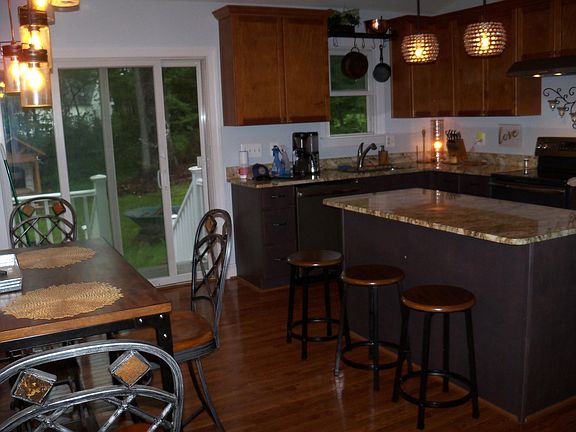 3rd image of 8770 Lowpond Dr
