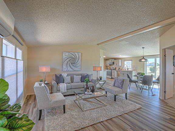 4th image of 28 Derek James Dr