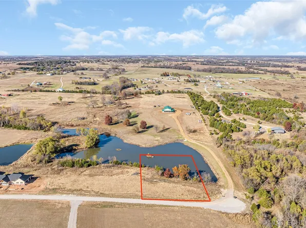Susie Dr, Sulphur, OK 73086