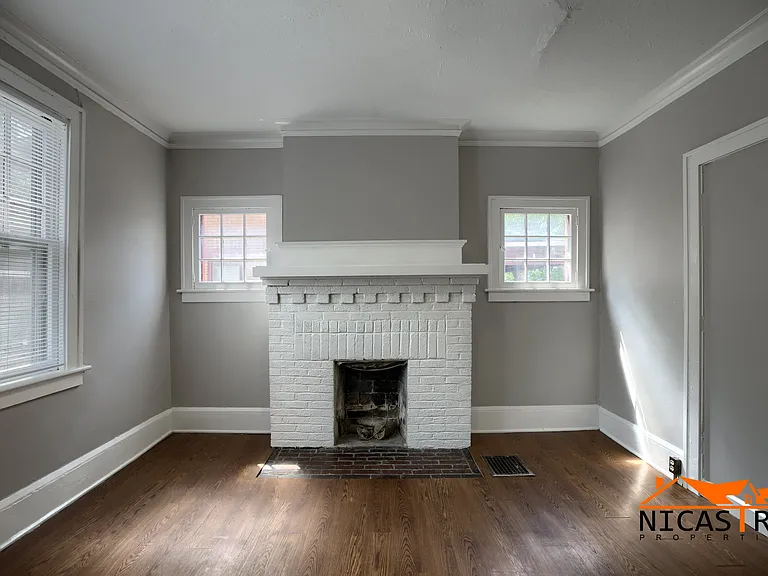 2072 Indianola Ave — Photo 12