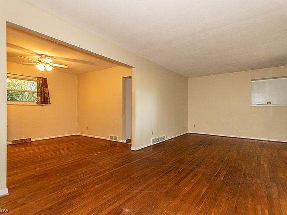 4th image of 26150 Elinore Ave