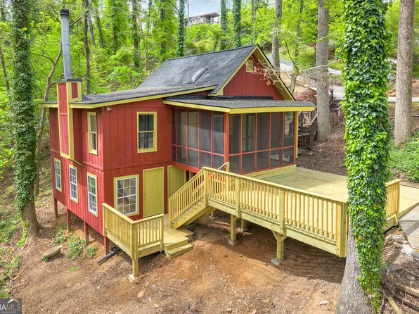 6417 Honeysuckle Ln, Gainesville, GA 30506