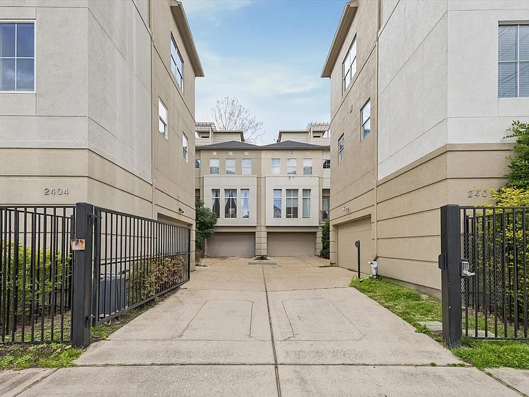 2404 Fairview Ave #C — Photo 9