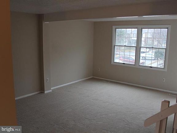 3rd image of 6834 Heatherway Ct