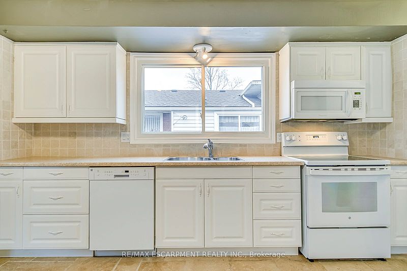Burlington House for rent - 3 Bedrooms — photo 13