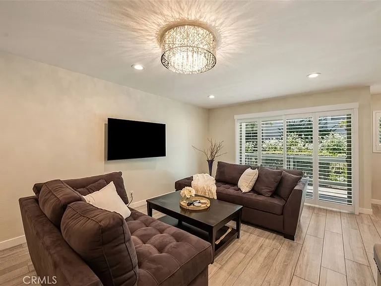 4642 Park Granada — Photo 27