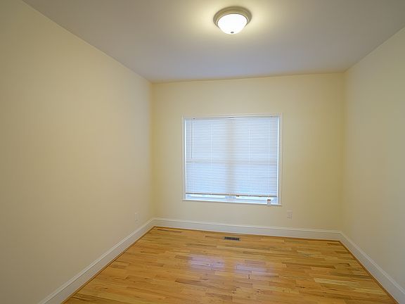 4th image of 2512 Van Buren St