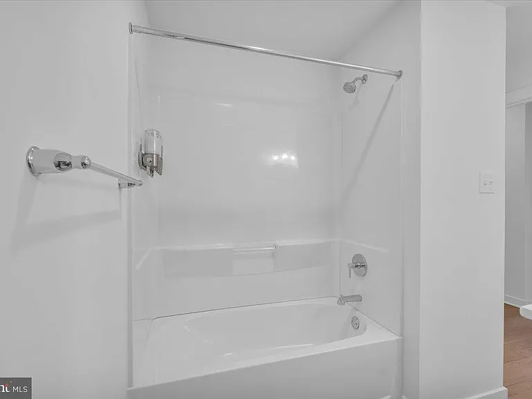 904 Riverplace Dr — Photo 14