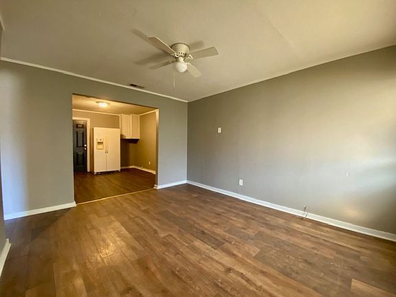 2nd image of 3218 Catherine St