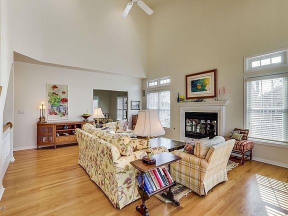 4th image of 11644 Marquette Dr