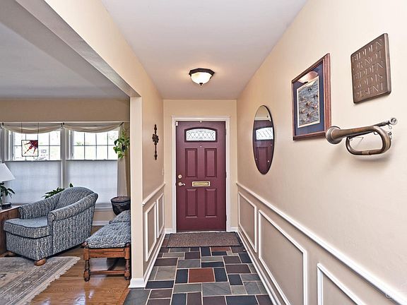 3rd image of 2515 Fairhill Dr