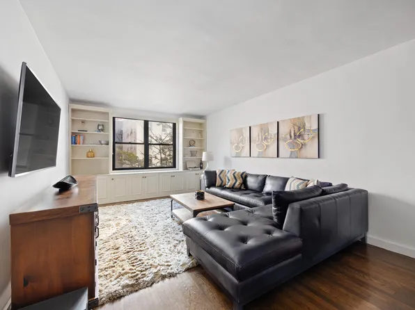 100 West 12th Street image 1 of 7