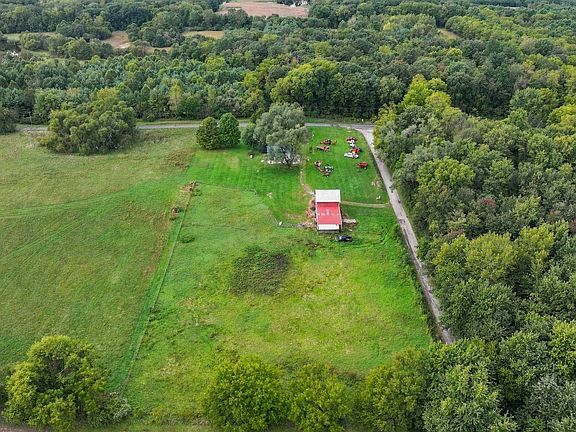 3rd image of 20270 Peach Rd