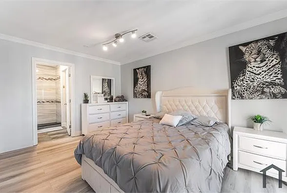 2419 Vegas Valley Dr — Photo 21