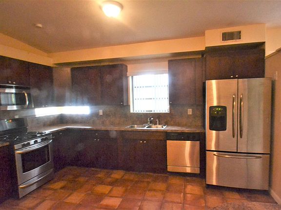 5th image of 9480 Thanksgiving Dr