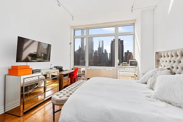 Rented by Compass | media 3