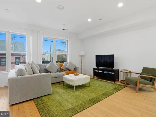 1011 N Orianna St, Philadelphia, PA 19123