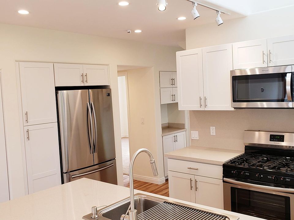1st image of 3971 Lamont St #B
