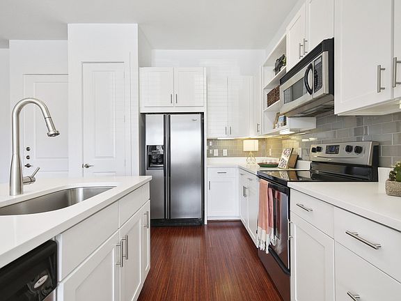 5th image of 3636 McKinney Ave APT F204