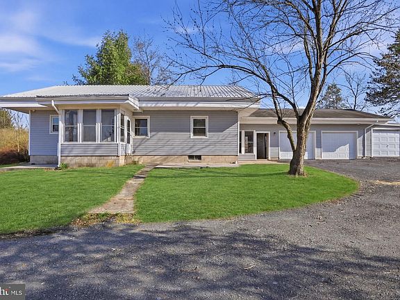 2nd image of 1751 Baltimore Pike