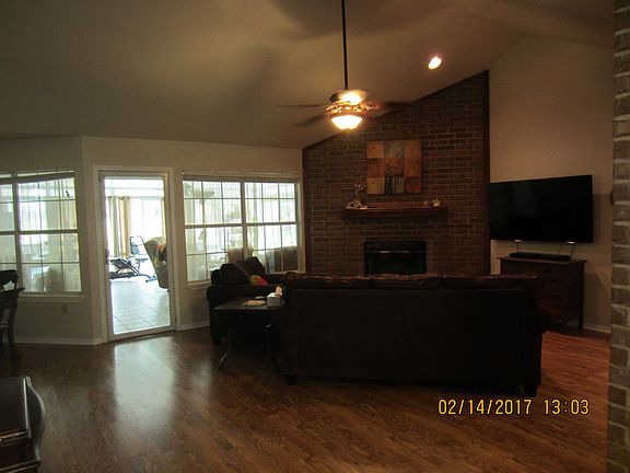 5th image of 723 Erie Dr