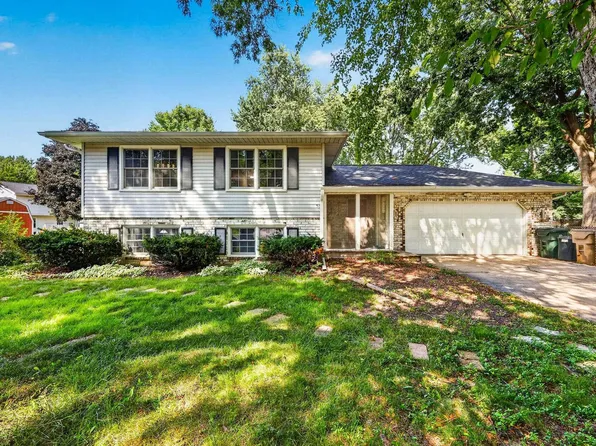 4506 Village Ln, Madison, WI 53704