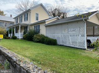 407 N Main St, Edinburg, VA 22824