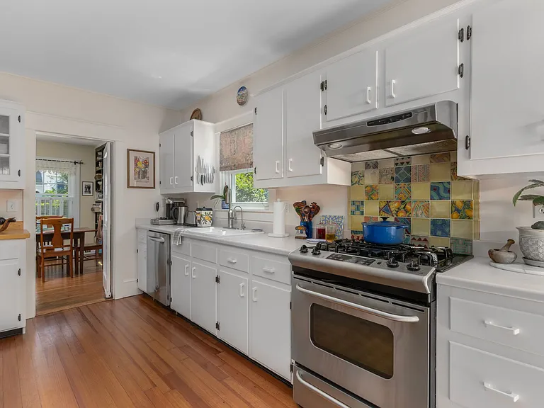 141 Coggeshall Ave — Photo 13