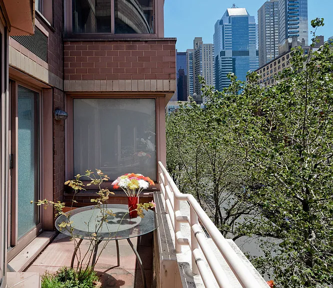 393 W 49th St #3D — Photo 11