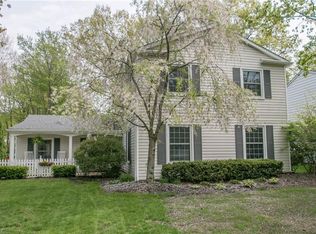 579 Lindford Dr, Bay Village, OH