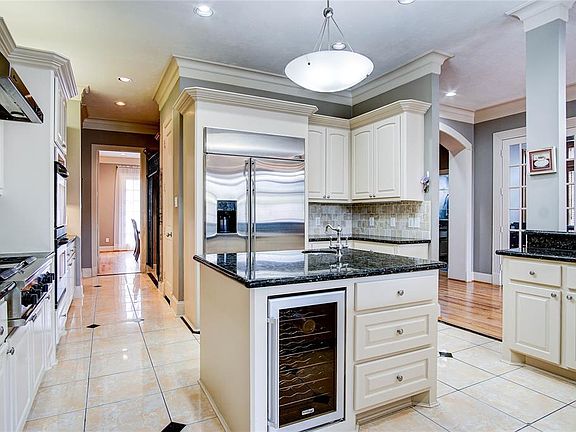 2nd image of 5229 Mimosa Dr