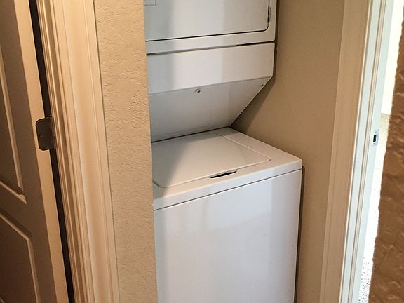 5th image of 214 Grandview Ct