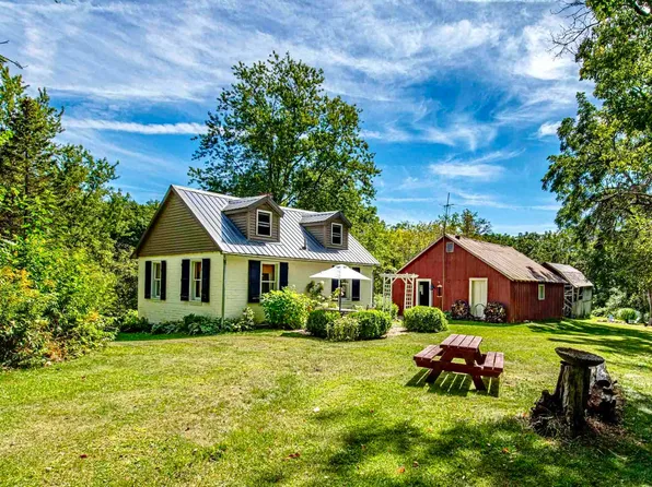 6846 County Rd N, Avoca, WI 53506
