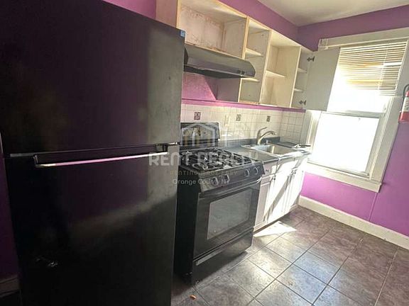 3rd image of 59 Franklin Ave