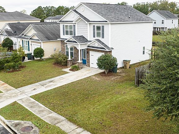 3rd image of 202 Chapel Lake Drive S
