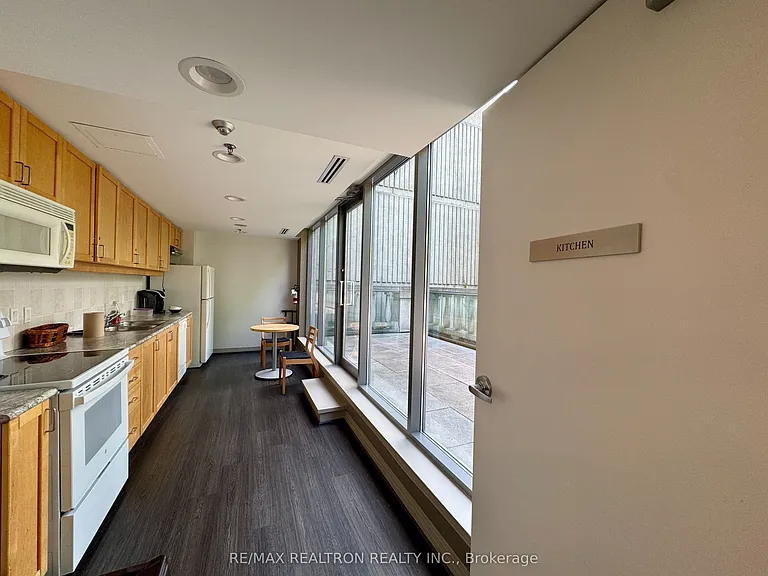 388 Bloor St E #1107 — Photo 36