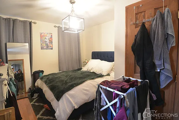 Rented by City Connections Realty | media 37