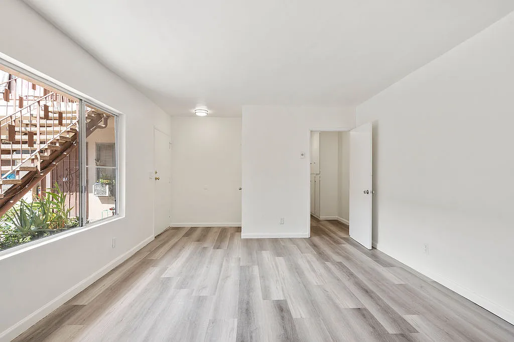 3 bed, 1500 sqft, $2,995 — Photo 4