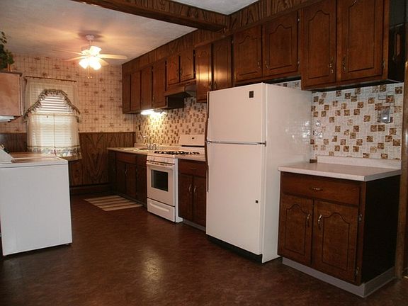4th image of 410 Pleasantview Ave