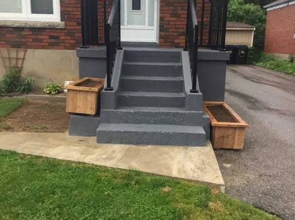 17 Hubert Ave, Toronto, ON M1K 1Z7