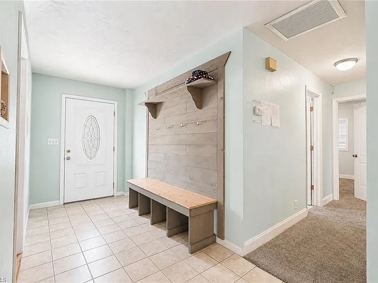 655 SW Pointview Rd — Photo 12
