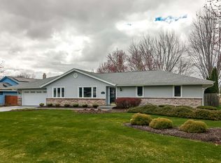 7347 Sorghum Ln, Cherry Valley, IL 61016