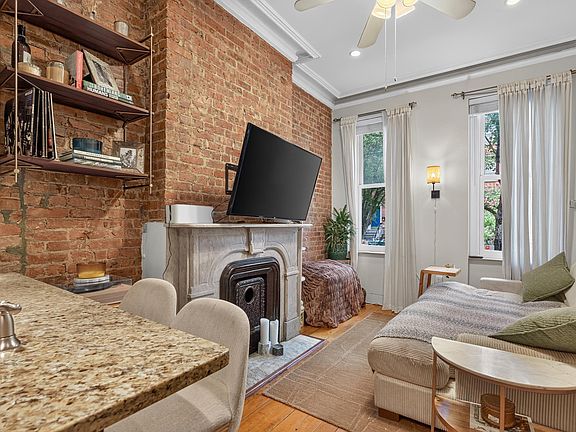 4th image of 229 3rd St #102