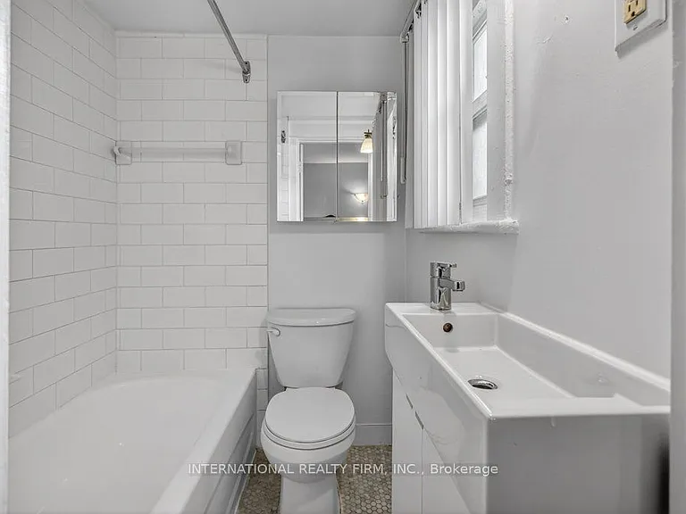 109 Balsam Ave S #4 — Photo 22