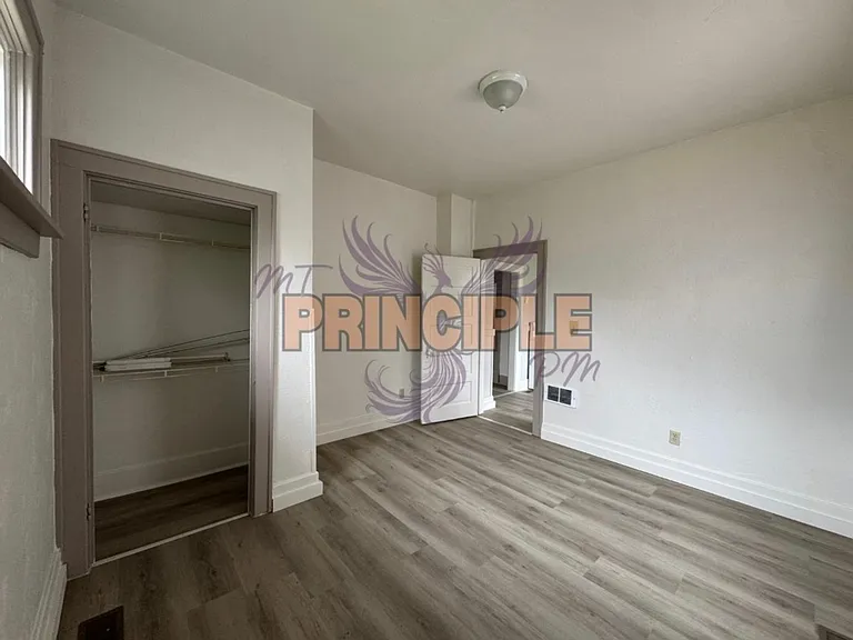 2037 Whitman Ave — Photo 9