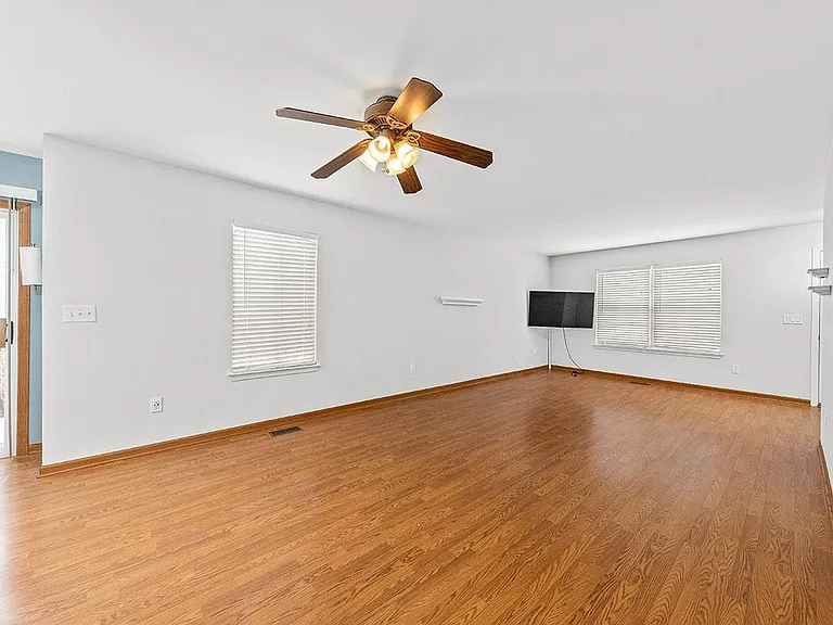 21747 Ives Ct — Photo 4