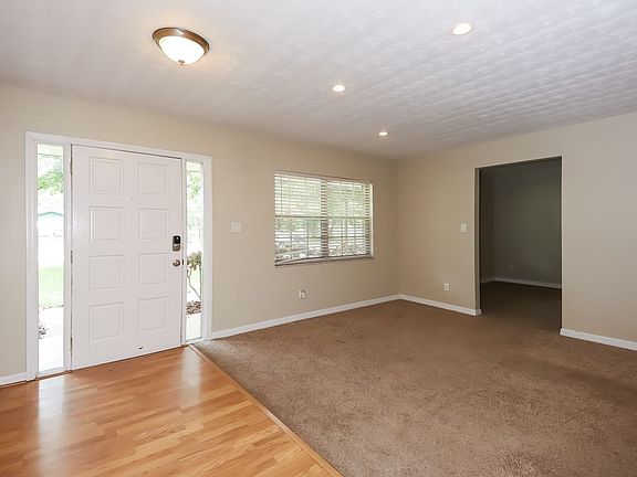 4th image of 1009 Mandalay Dr