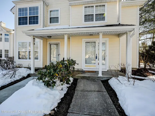 222 Paddington Ct, Manalapan, NJ 07726