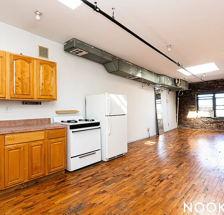 27 Arion Pl #404